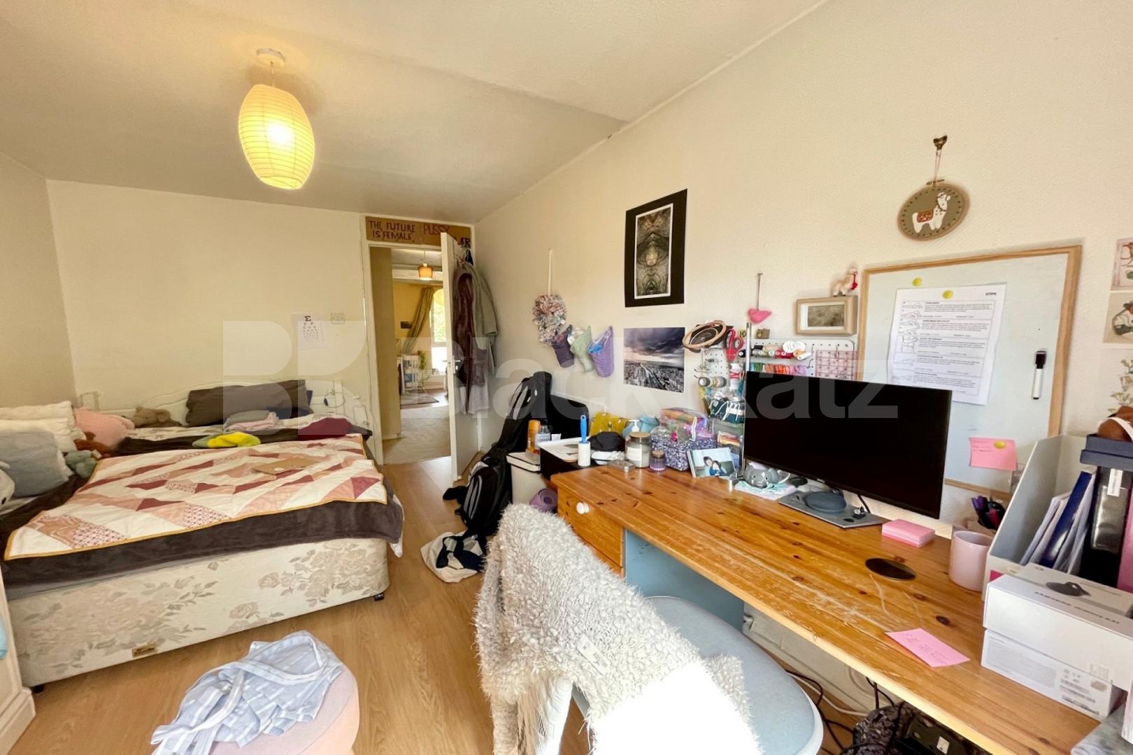 Arranged over two floors Mid-Century development with garden  Potier Street, Borough / London Bridge